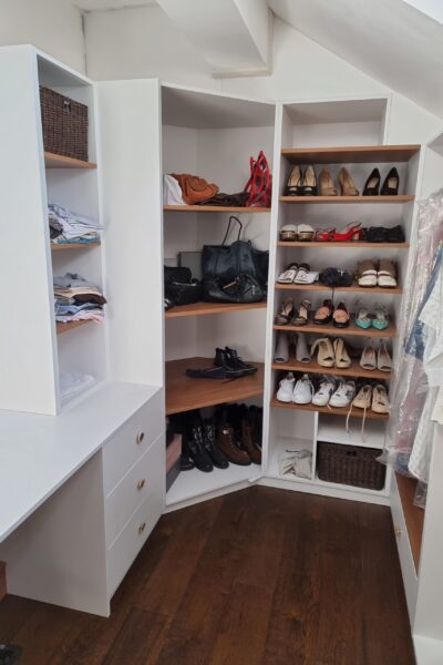 Corner unit of walk in wardrobe